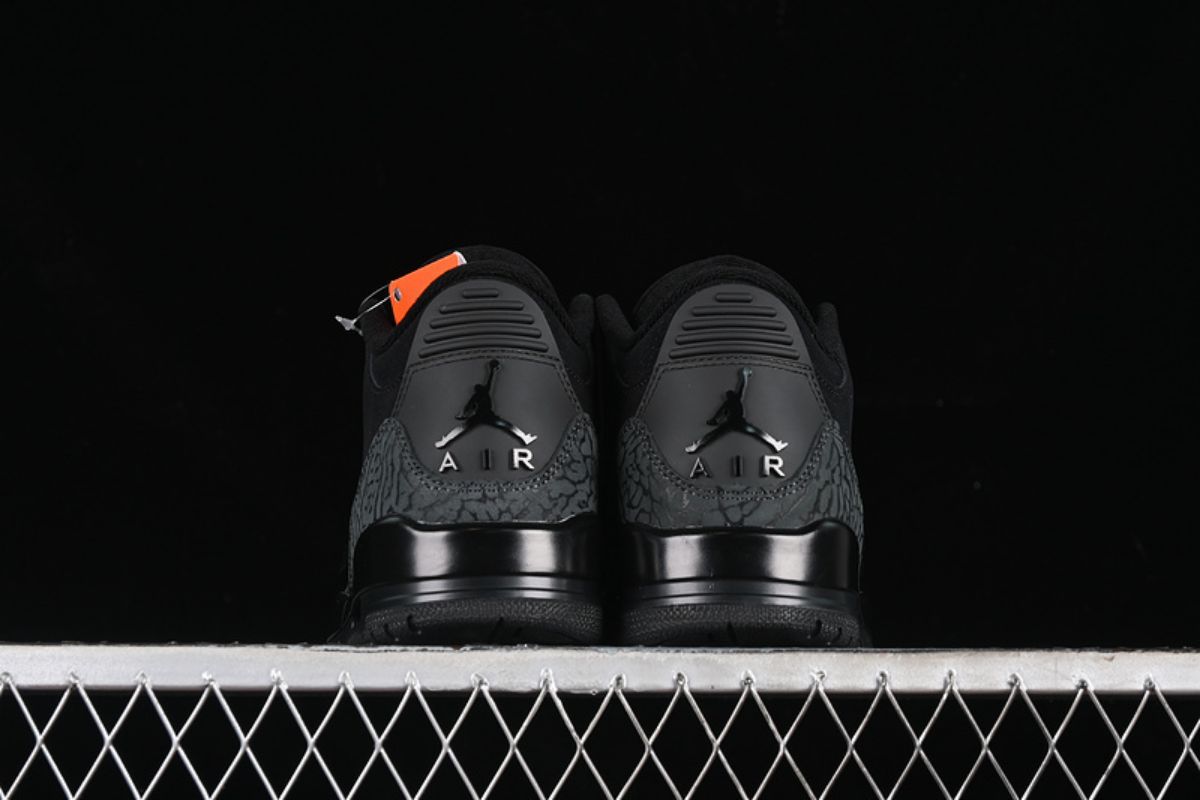 Air Jordan 3 Retro Black Cat (2025) Air Jordan 3 Sneaker