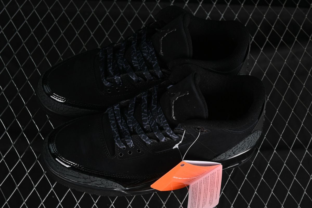 Air Jordan 3 Retro Black Cat (2025) Air Jordan 3 Sneaker