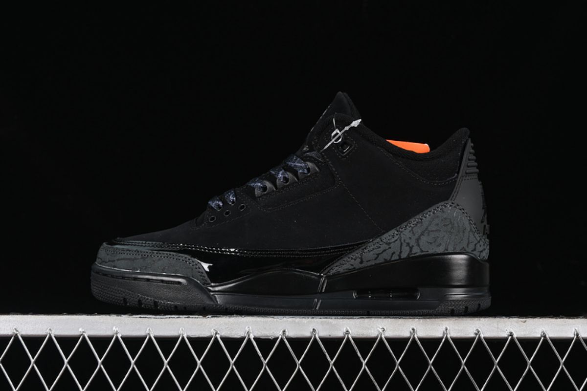 Air Jordan 3 Retro Black Cat (2025) Air Jordan 3 Sneaker