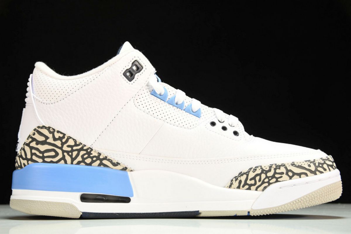 Air Jordan 3 Retro UNC (2020) Air Jordan 3 Sneaker