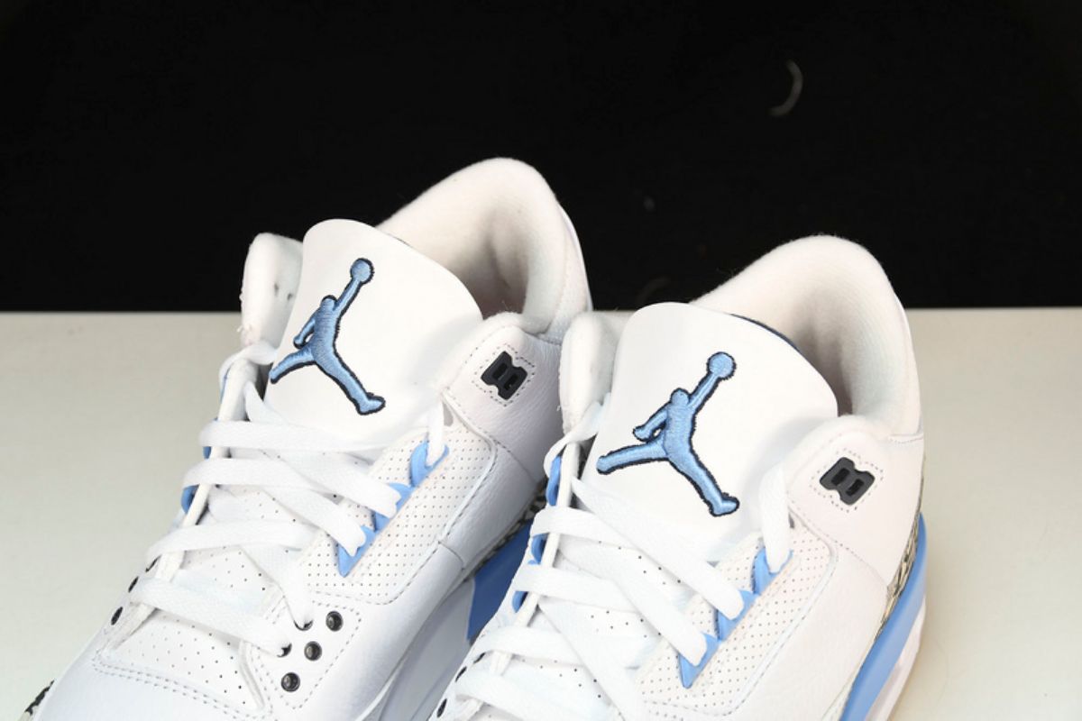 Air Jordan 3 Retro UNC (2020) Air Jordan 3 Sneaker
