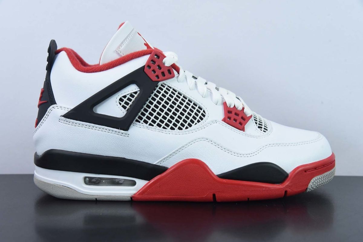 Air Jordan 4 Retro Fire Red (2020) Air jordan 4 Sneaker
