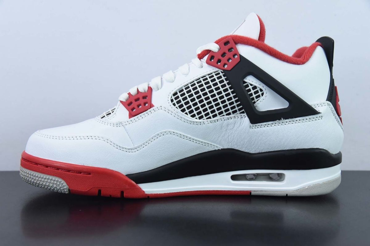 Air Jordan 4 Retro Fire Red (2020) Air jordan 4 Sneaker