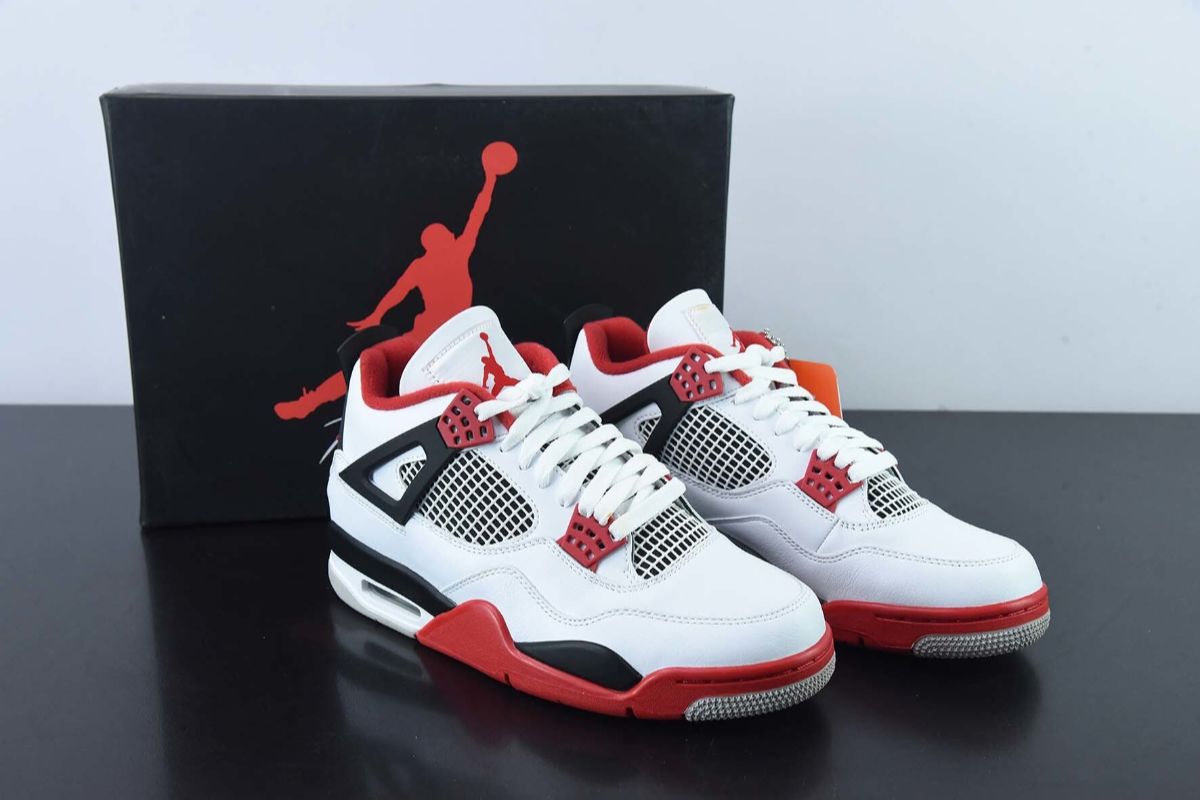 Air Jordan 4 Retro Fire Red (2020) Air jordan 4 Sneaker