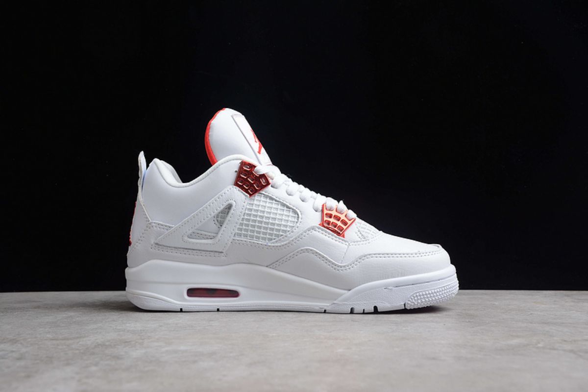 Air Jordan 4 Retro Metallic Red Air jordan 4 Reps Sneaker