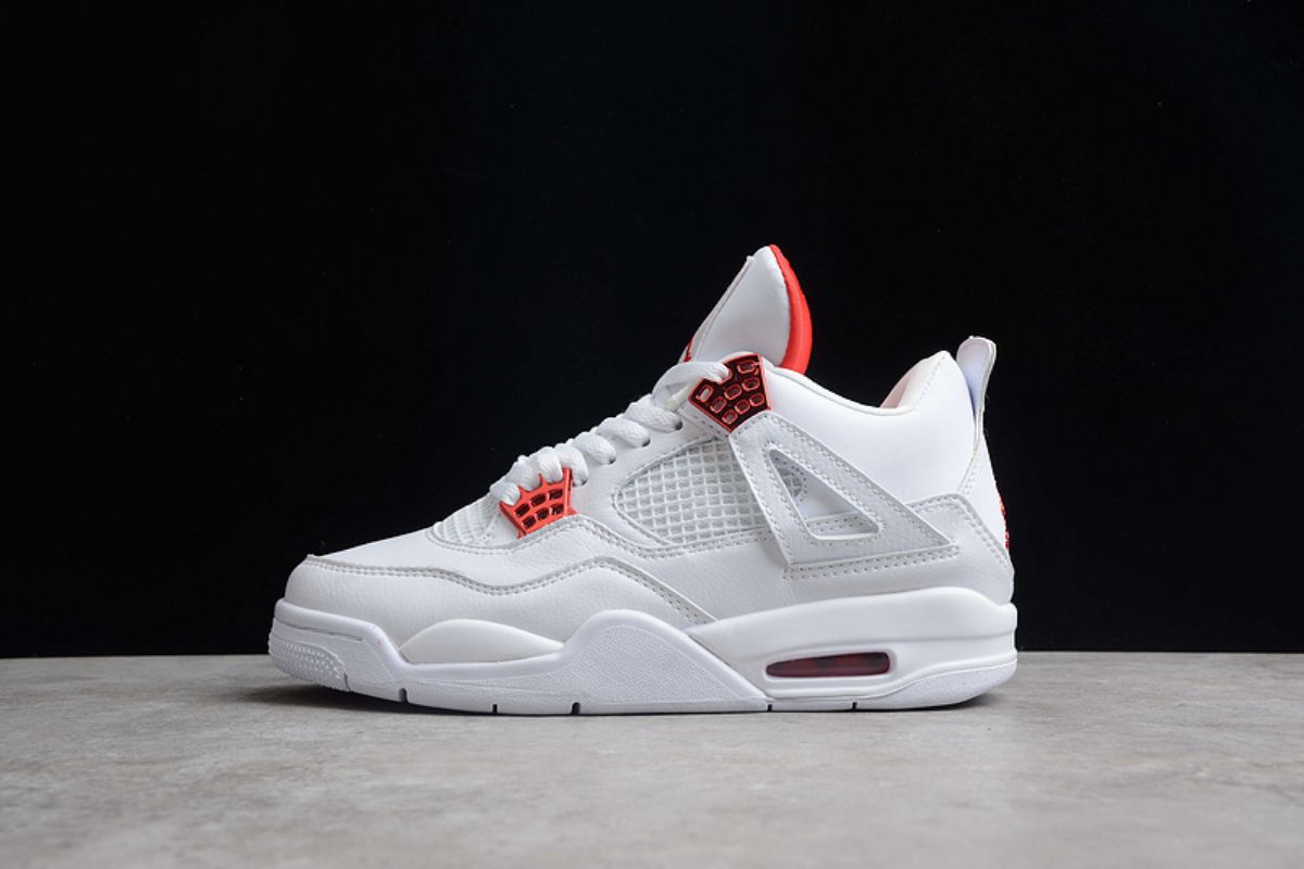 Air Jordan 4 Retro Metallic Red Air jordan 4 Reps Sneaker