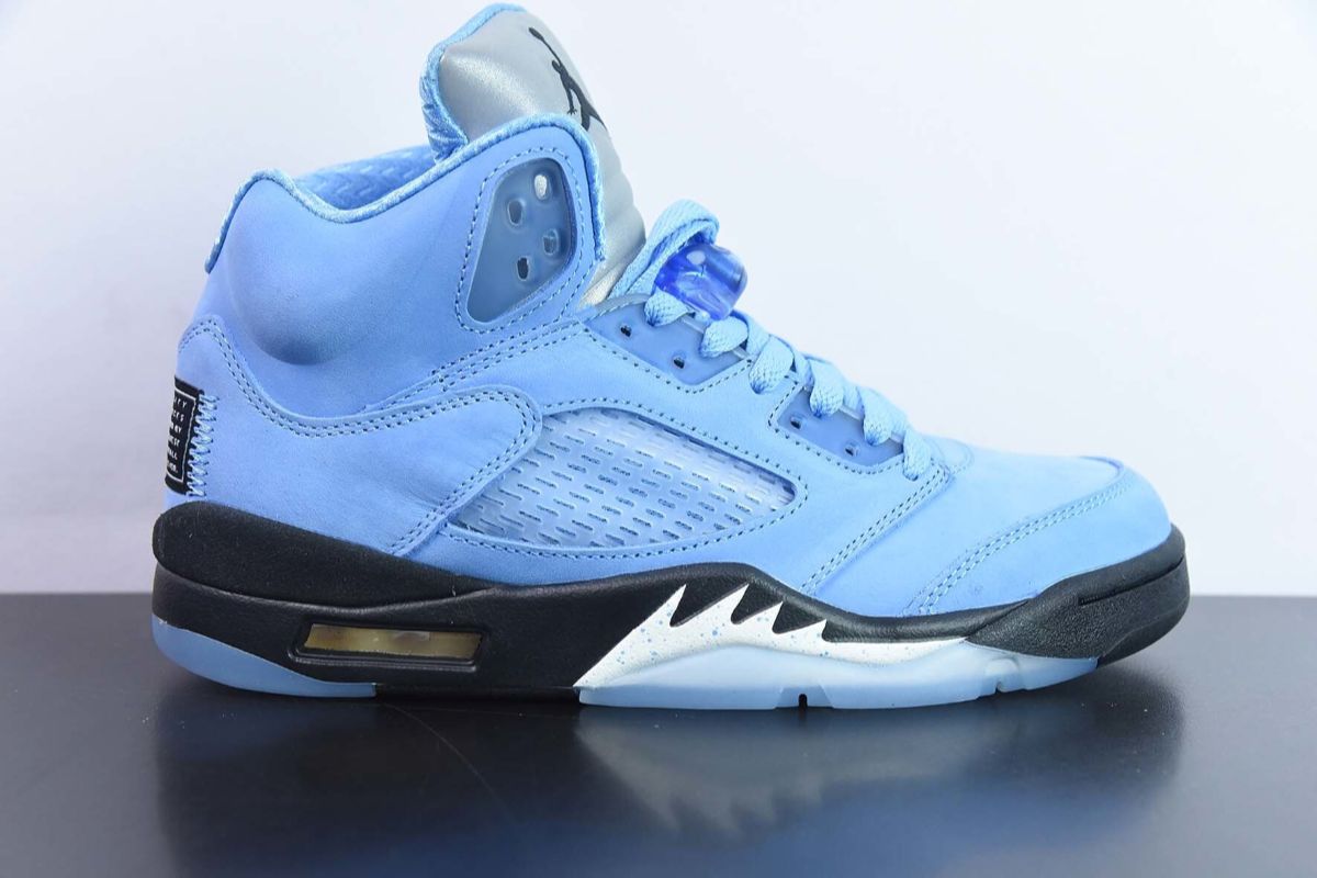 Air Jordan 5 Retro UNC University Blue Air Jordan 5 Sneaker