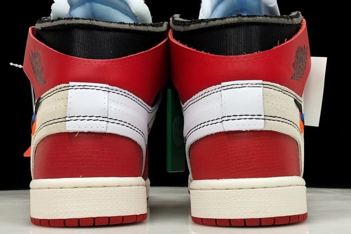 Air Jordan 1 Retro High Off-White Chicago Off-White Sneaker