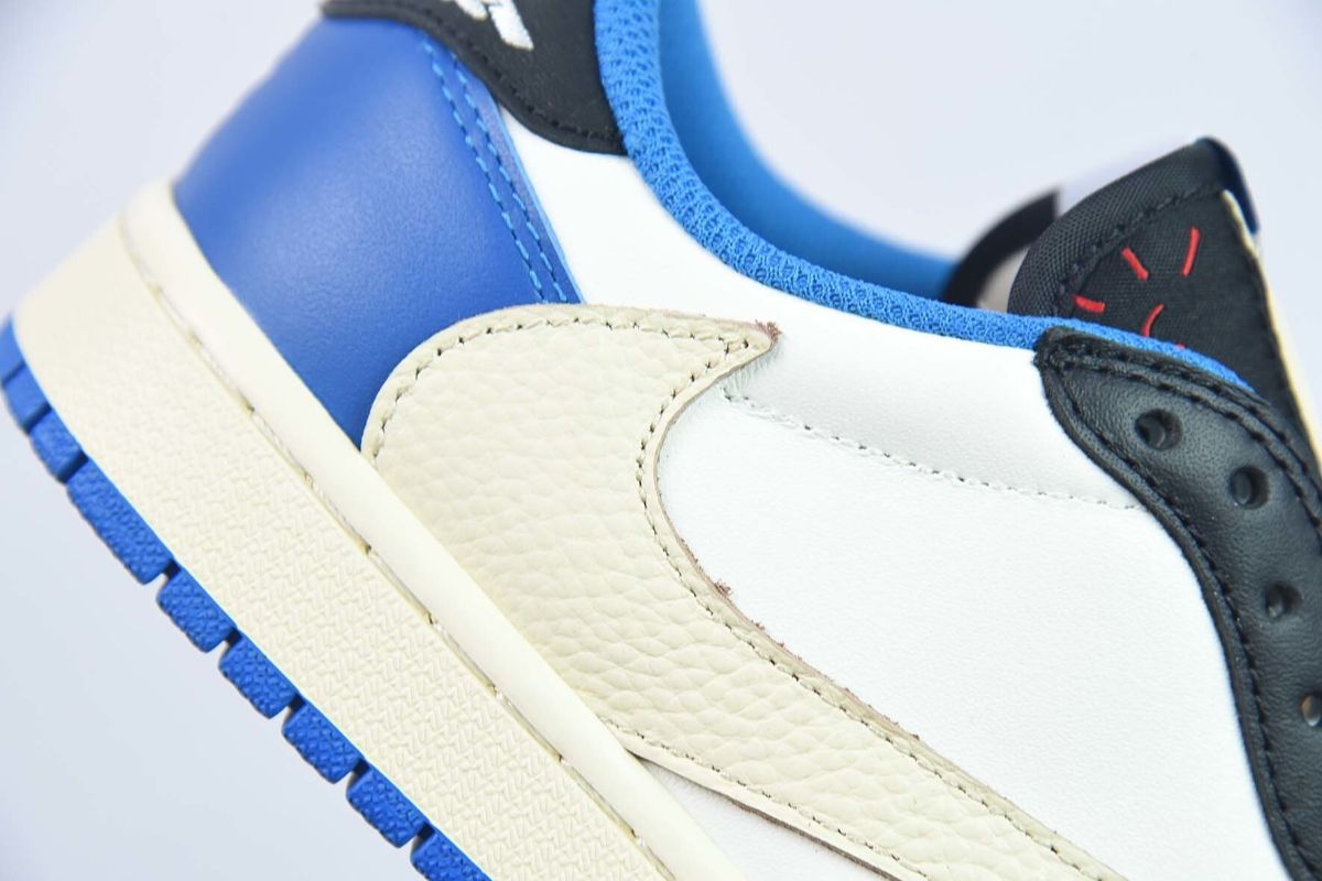 Air Jordan 1 Retro Low OG SP Fragment x Travis Scott Travis Scott x Nike Sneaker